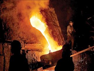 سنگ‌آهن در مسیر فتح قله