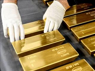 بازار طلای جهانی از دلار عقب افتاد
