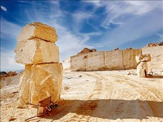 سـایه سنگین سنـگ