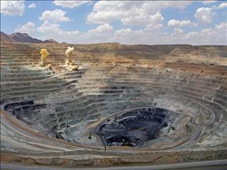 اجرای بیش از ۶۴۰ پروژه زمین‌شناسی و اکتشافی در ایران