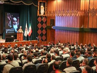 آرمان امام خمینی (ره) استقرار حکومت اسلامی و شعار همیشگی او توکل برخدا و اتحاد مسلمین بود