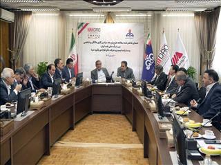 آقاجانلو: ظرفیت مازاد ۲۰ میلیون تنی فولاد را فعال می‌کنیم